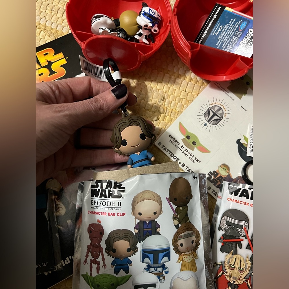 Star Wars Toy and Fun Bundle - Perfect Gift for Star Wars fans - Picture 3 of 6